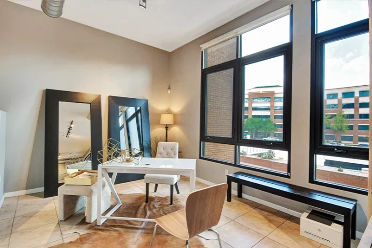 Third Ave Lofts, Unit 207