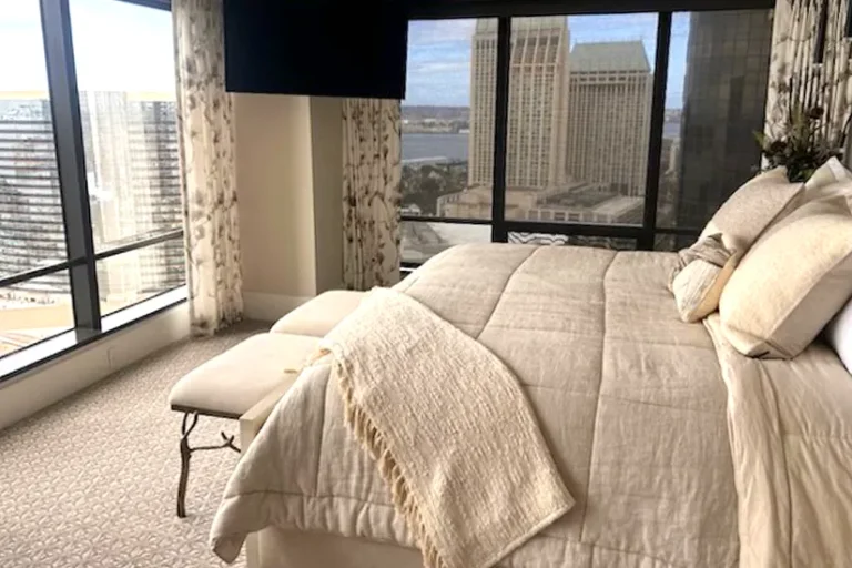 GuyCor San Diego Condo For Lease 200 W Harbor Dr 2802 Bedroom 1