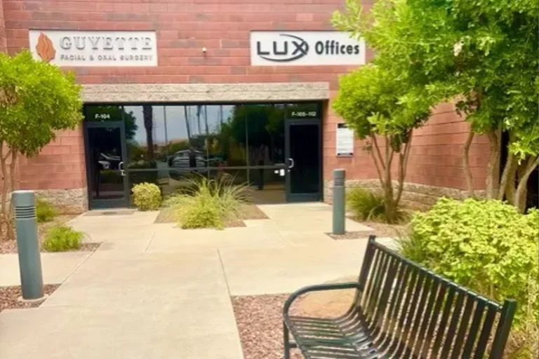 Avondale Dental/Medical/ Surgical Office Suite - Exterior Main Entrance